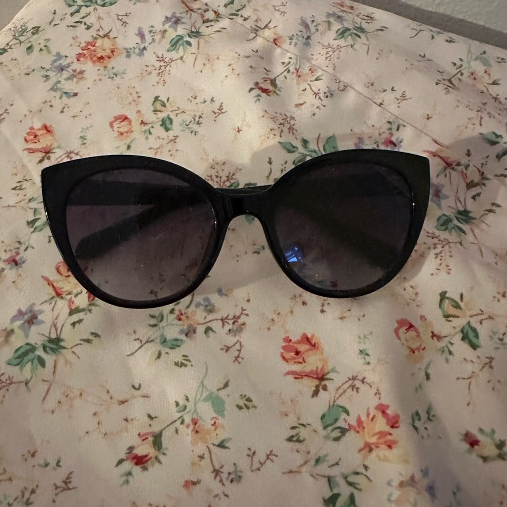 Kate Spade Samantha Black Cat-Eye Sunglasses